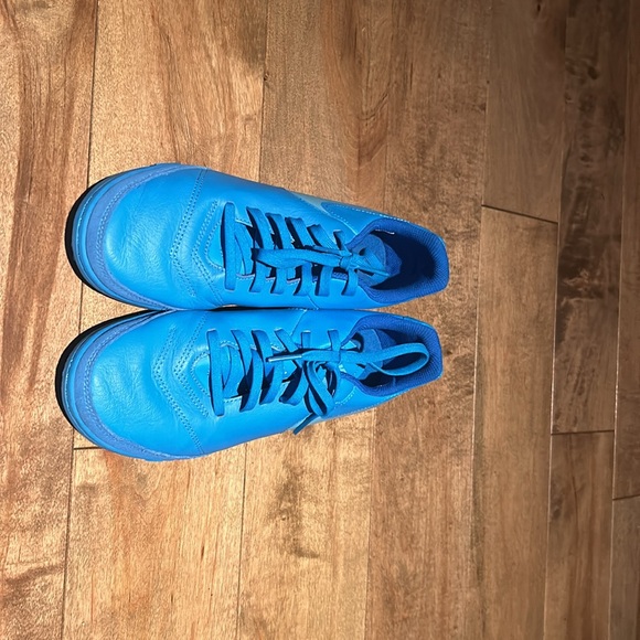 Nike interior turf shoes. - Picture 2 of 5